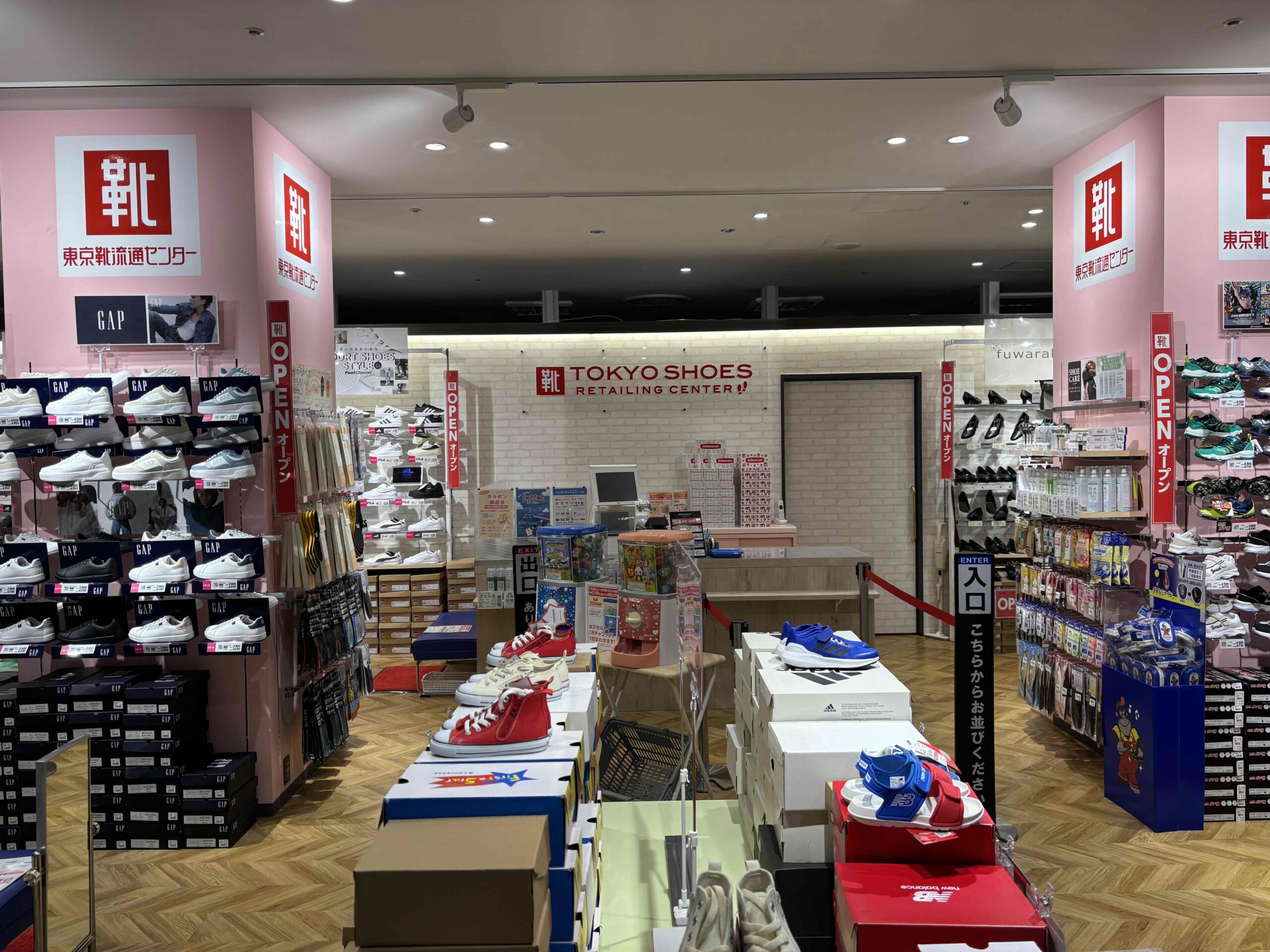 TOKYO SHOE RETAILING CENTER カリーノ菊陽店　新装工事